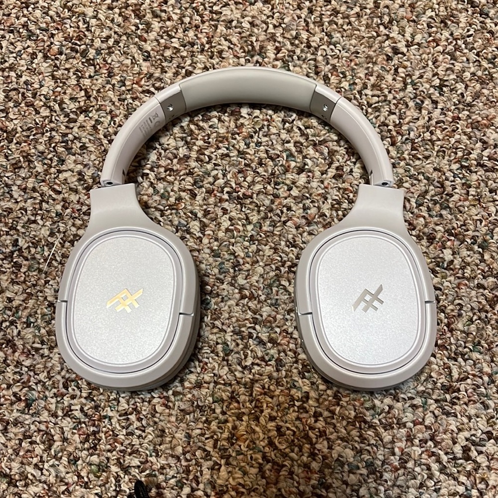 Wireless headphones